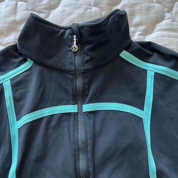LULULEMON Grey & Blue Zip Up Jacket  Size 12 - Picture 3 of 8